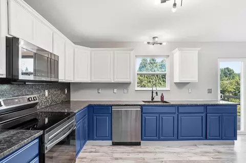 Kitchen - 540 Westview Ter, Lithopolis, OH 43136 photo 3 of 4