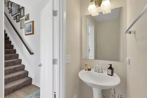 Entry Way - 1193 Cunningham Ave, Pataskala, OH 43062 photo 4 of 6