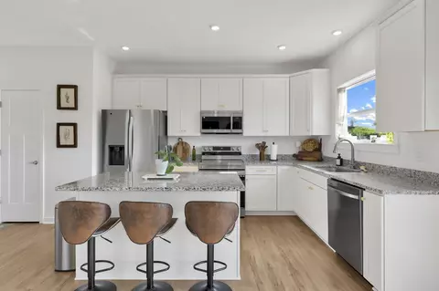 Kitchen - 1193 Cunningham Ave, Pataskala, OH 43062 photo 1 of 7