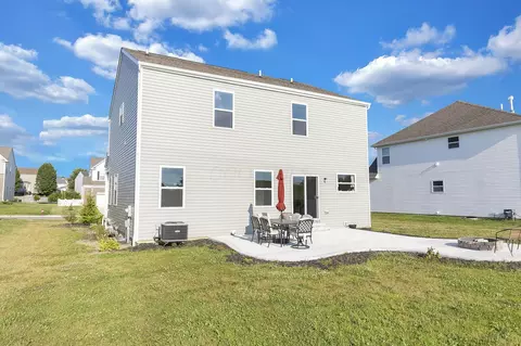Exterior - 1193 Cunningham Ave, Pataskala, OH 43062 photo 11 of 15