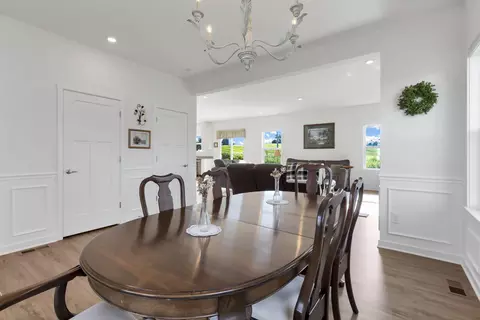 Dining - 1193 Cunningham Ave, Pataskala, OH 43062 photo 2 of 2