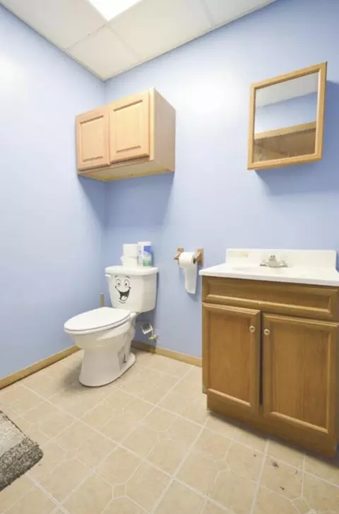 Bath - 1223 Lagonda Ave, Springfield, OH 45503 photo 2 of 2