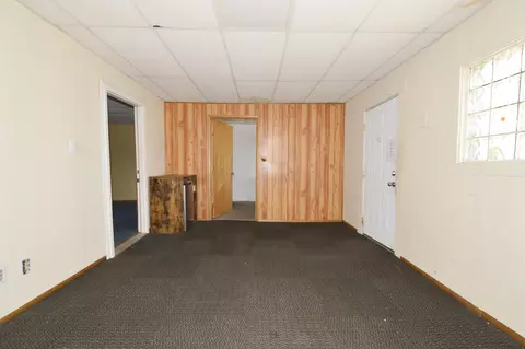 Living - 1223 Lagonda Ave, Springfield, OH 45503 photo 1 of 1