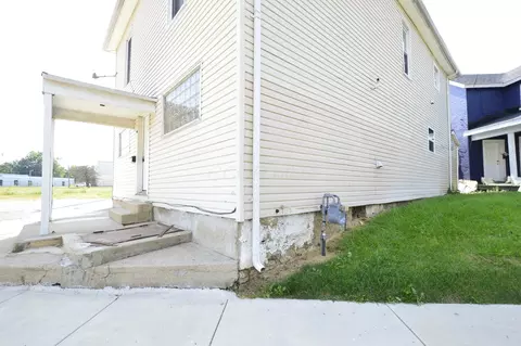 Exterior - 1223 Lagonda Ave, Springfield, OH 45503 photo 2 of 3