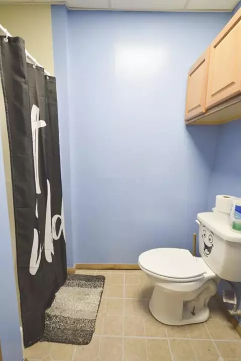 Bath - 1223 Lagonda Ave, Springfield, OH 45503 photo 1 of 2