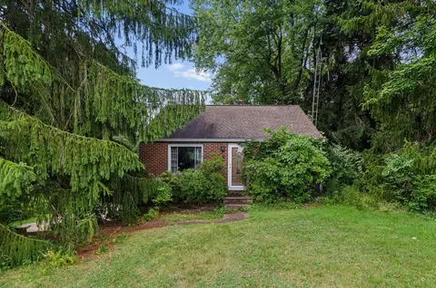 8015 Frank Ave NW, North Canton, OH 44720