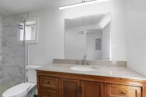 Bath - 115 David St, Delaware, OH 43015 photo 2 of 3