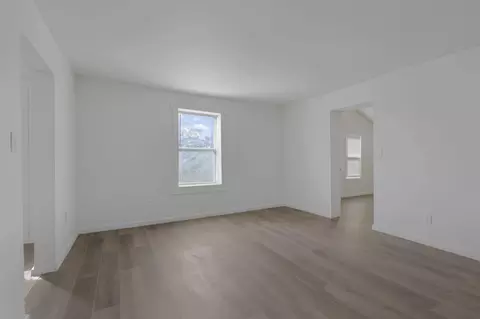 Living - 115 David St, Delaware, OH 43015 photo 5 of 6