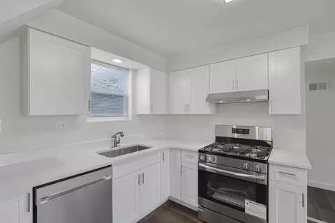 Kitchen - 115 David St, Delaware, OH 43015 photo 2 of 3