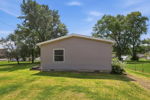 Exterior - 4748 Walker St, Springfield, OH 45505 photo 6 of 8