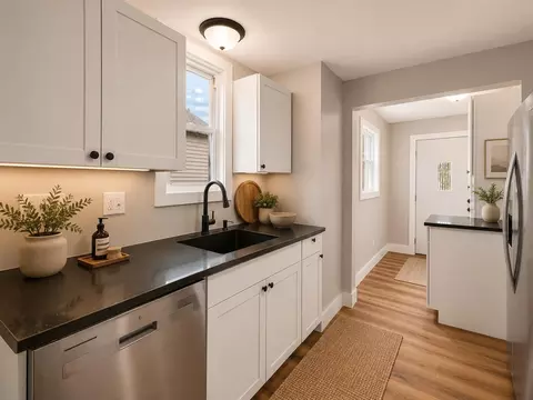 Entry Way - 669 E Mithoff St, Columbus, OH 43206 photo 1 of 3