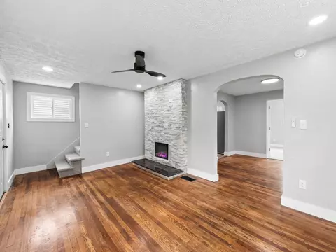 Living - 669 E Mithoff St, Columbus, OH 43206 photo 6 of 7