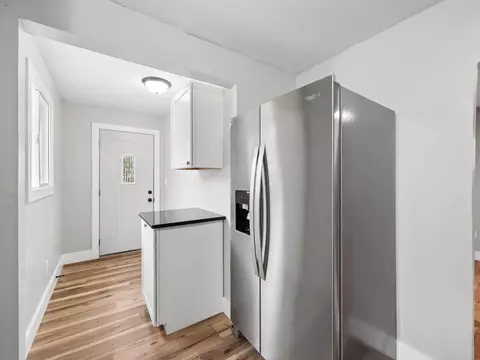 Entry Way - 669 E Mithoff St, Columbus, OH 43206 photo 3 of 3