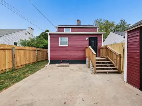 Exterior - 669 E Mithoff St, Columbus, OH 43206 photo 5 of 11