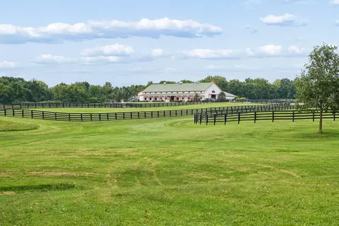 4648 Corner Rd, Alexandria, OH 43001