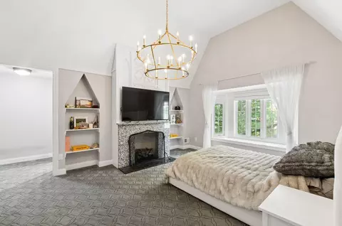 Bedroom - 392 Rhoads Ave, Columbus, OH 43205 photo 3 of 3