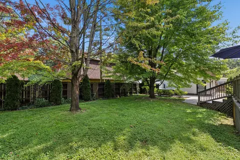 Exterior - 392 Rhoads Ave, Columbus, OH 43205 photo 9 of 10