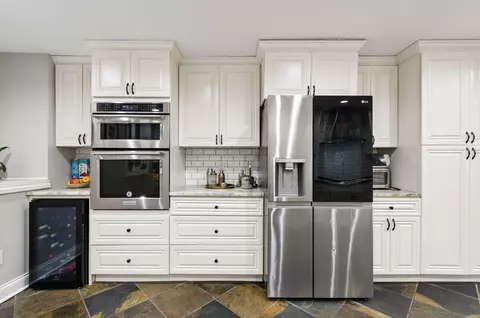 Kitchen - 392 Rhoads Ave, Columbus, OH 43205 photo 2 of 2