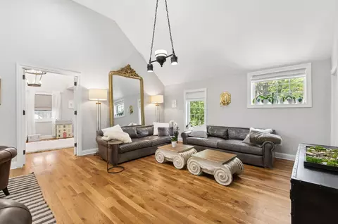 Living - 392 Rhoads Ave, Columbus, OH 43205 photo 6 of 6