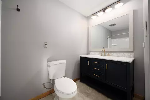 Bath - 11264 Lakeview Dr, Orient, OH 43146 photo 1 of 4
