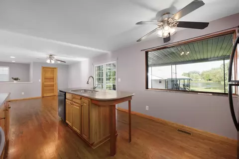 Kitchen - 11264 Lakeview Dr, Orient, OH 43146 photo 3 of 3