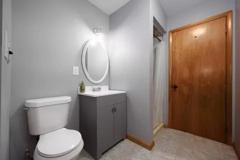 Bath - 11264 Lakeview Dr, Orient, OH 43146 photo 3 of 4