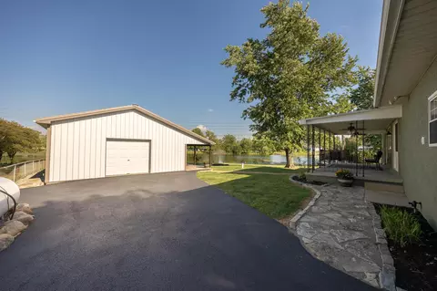 Exterior - 11264 Lakeview Dr, Orient, OH 43146 photo 3 of 8