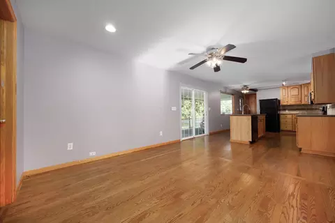 Living - 11264 Lakeview Dr, Orient, OH 43146 photo 4 of 6