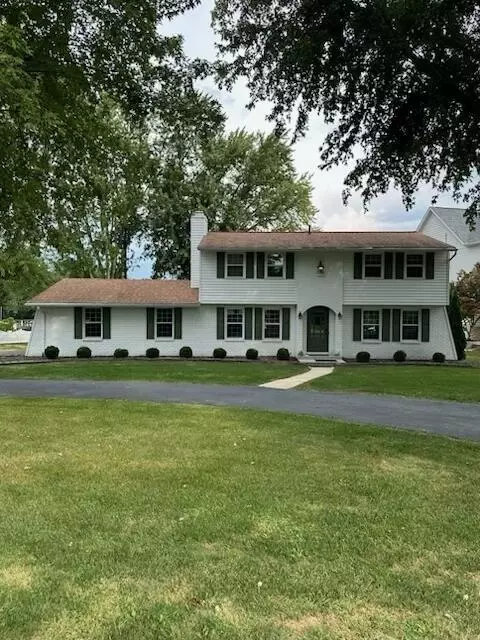 1990 Palouse Dr, London, OH 43140
