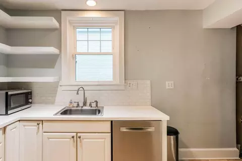 Kitchen - 570 E Weber Rd, Columbus, OH 43202 photo 3 of 3