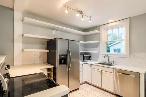 Kitchen - 570 E Weber Rd, Columbus, OH 43202 photo 1 of 4
