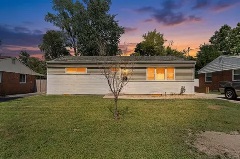 26 Cherrington Rd, Westerville, OH 43081