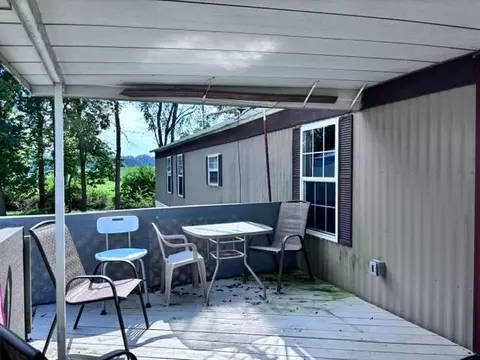 Exterior - 333 Greenbriar Ln E, Hebron, OH 43025 photo 2 of 4