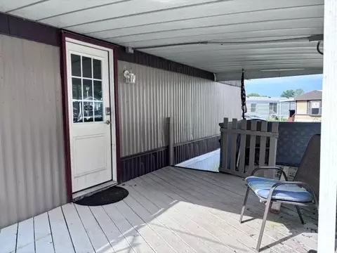 Exterior - 333 Greenbriar Ln E, Hebron, OH 43025 photo 4 of 4