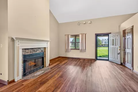 Living - 22209 Bolender Pontius Rd, Circleville, OH 43113 photo 1 of 4