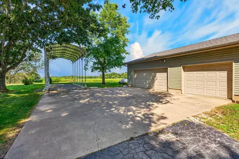 Exterior - 22209 Bolender Pontius Rd, Circleville, OH 43113 photo 6 of 13