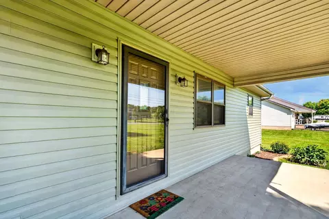 Exterior - 22209 Bolender Pontius Rd, Circleville, OH 43113 photo 5 of 13