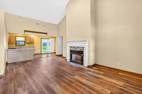 Living - 22209 Bolender Pontius Rd, Circleville, OH 43113 photo 3 of 4
