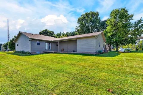 Exterior - 22209 Bolender Pontius Rd, Circleville, OH 43113 photo 9 of 13