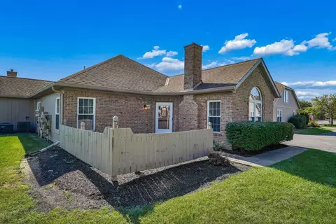 2244 Willowside Ln, Grove City, OH 43123
