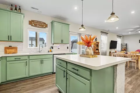242 Dowler Dr, South Bloomfield, OH 43103