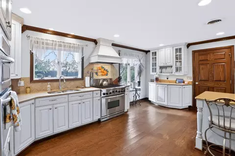 Kitchen - 26741 Shoemaker Rd, Circleville, OH 43113 photo 3 of 11