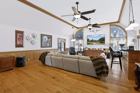 Living - 26741 Shoemaker Rd, Circleville, OH 43113 photo 2 of 4