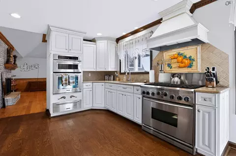 Kitchen - 26741 Shoemaker Rd, Circleville, OH 43113 photo 2 of 11