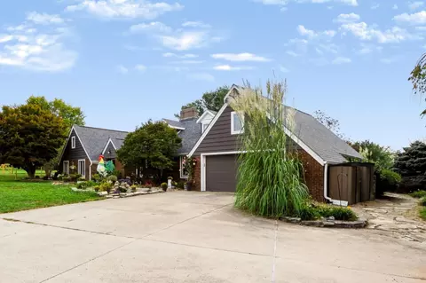 Exterior - 26741 Shoemaker Rd, Circleville, OH 43113 photo 5 of 21