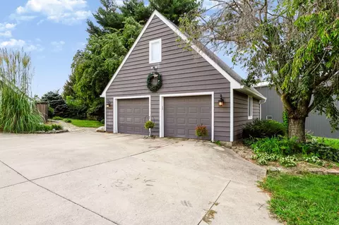 Exterior - 26741 Shoemaker Rd, Circleville, OH 43113 photo 18 of 21