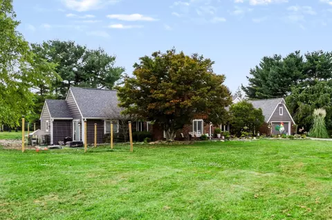 Exterior - 26741 Shoemaker Rd, Circleville, OH 43113 photo 3 of 21