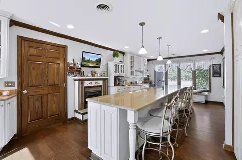 Kitchen - 26741 Shoemaker Rd, Circleville, OH 43113 photo 9 of 11