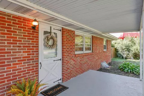 Exterior - 823 Wayne Dr, Heath, OH 43056 photo 3 of 13