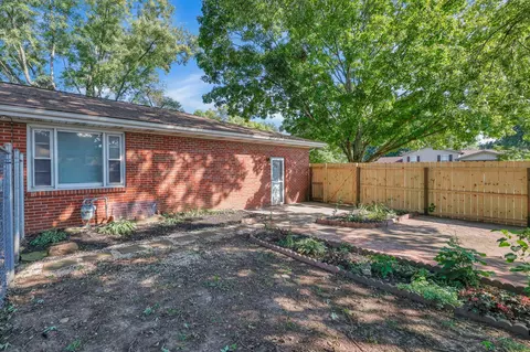 Exterior - 823 Wayne Dr, Heath, OH 43056 photo 12 of 13